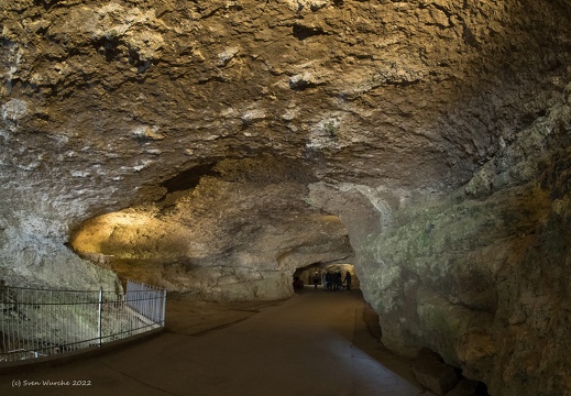 Höhlen 12