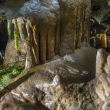 Höhlen 27