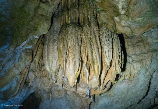 Höhlen 30