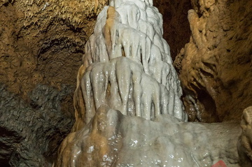 Höhlen 37